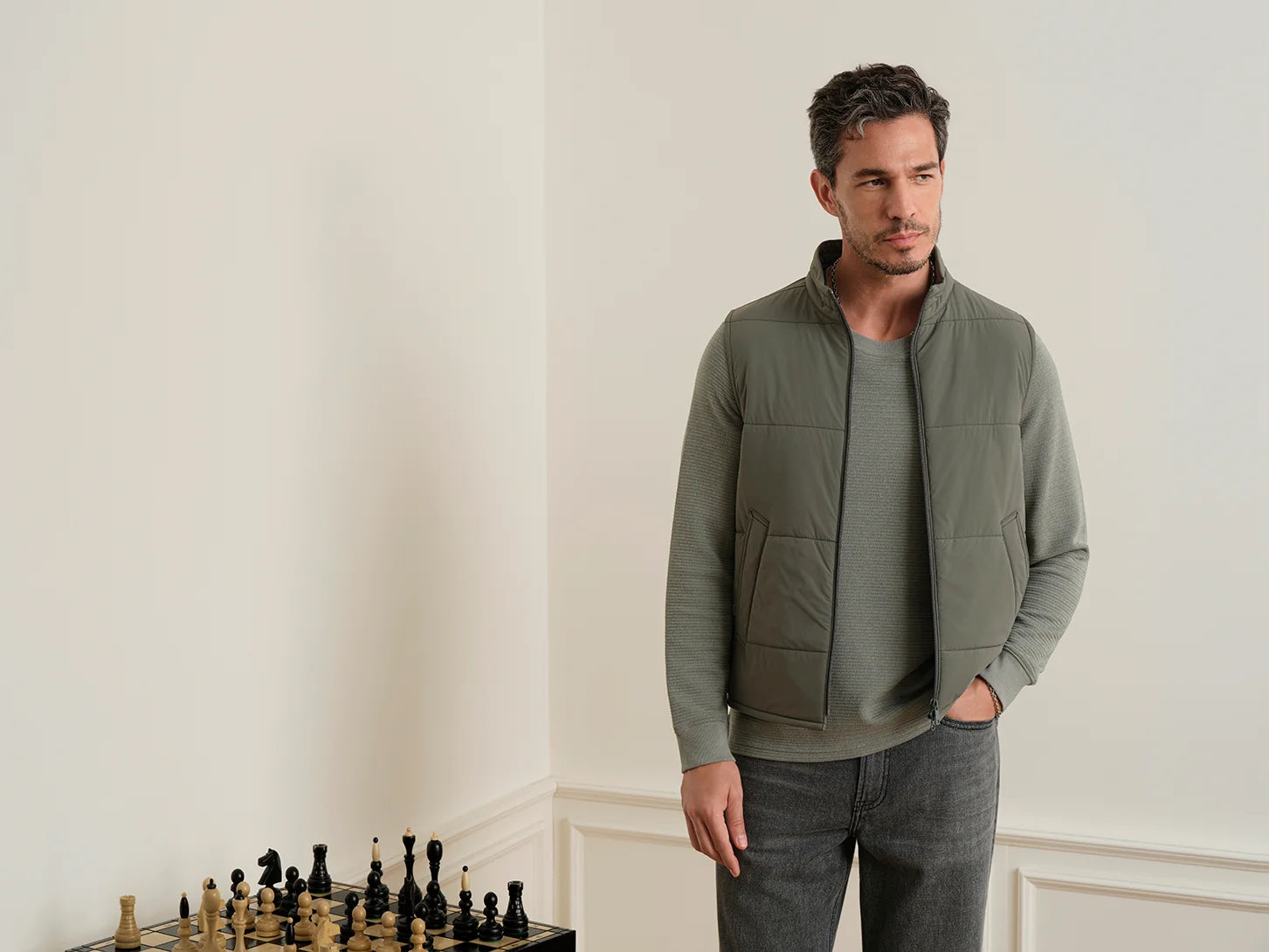 Vertex Featherweight Vest - Smoke Olive