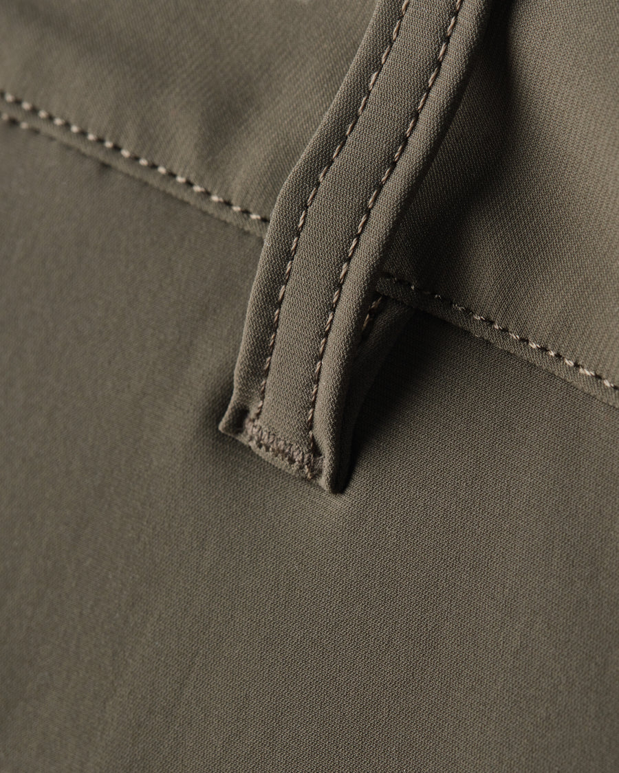 6" Resort Short - Survivor Green