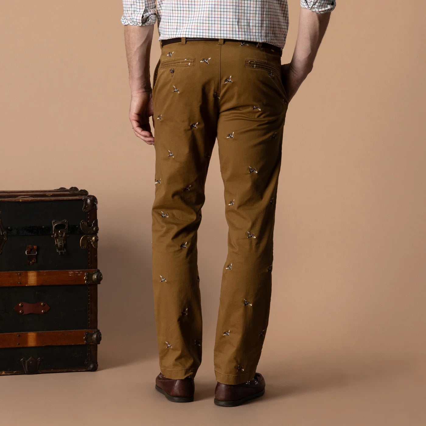 Classic Fit Gold School Critter Chino - Bronze Brown