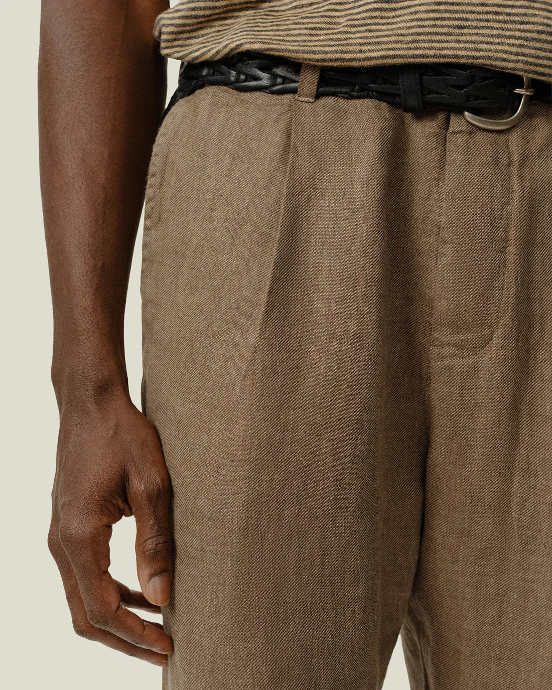 Alta Pleated Linen Trousers - Chai Twill