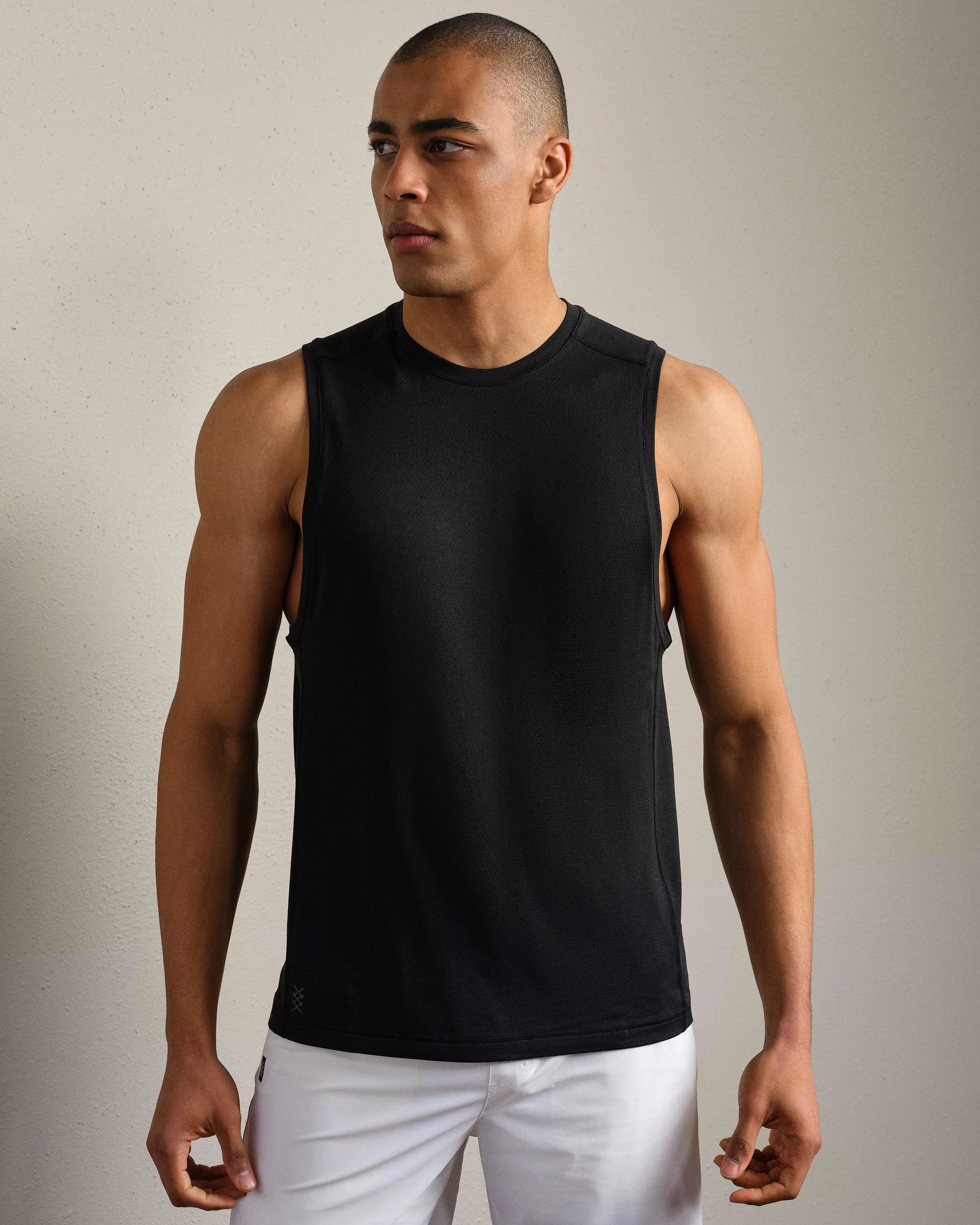 Invictus Training Sleeveless - Pure Black