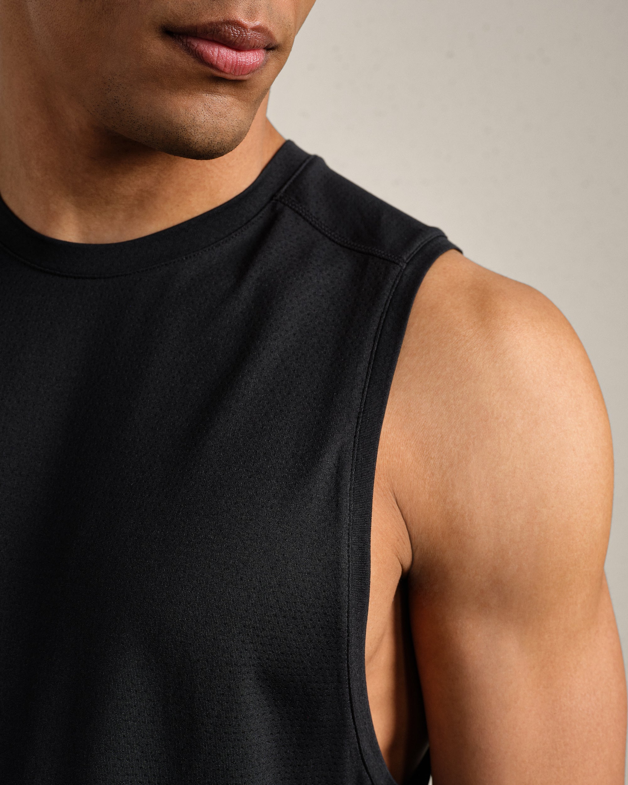 Invictus Training Sleeveless - Pure Black